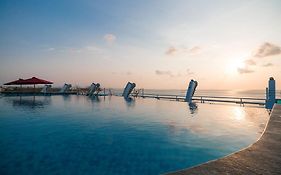 Kutabex Beachfront Hotel